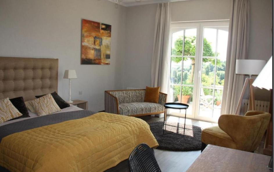 B&B Les Cresses Ciney Exteriör bild