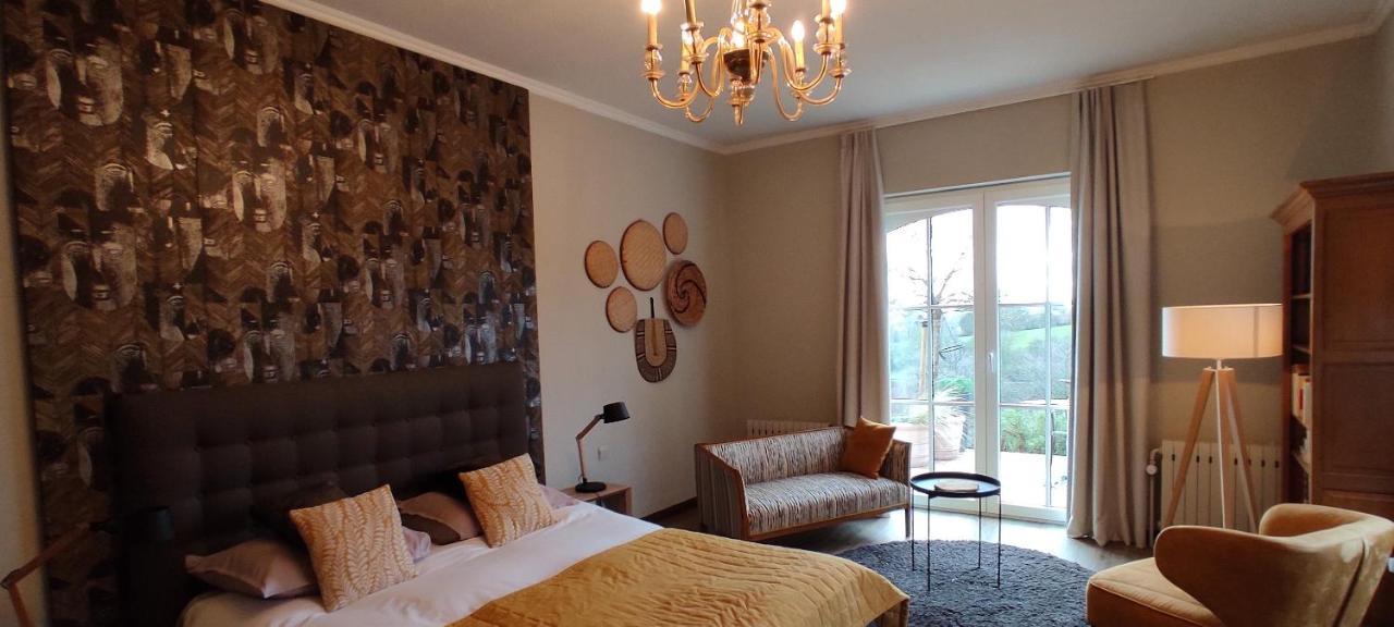 B&B Les Cresses Ciney Exteriör bild